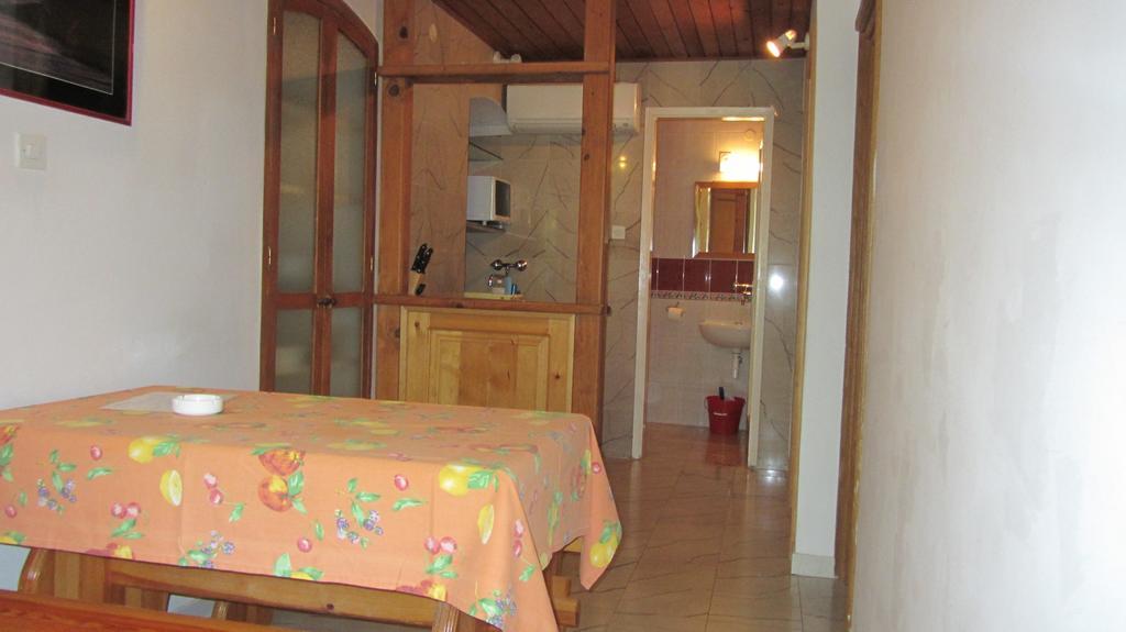 Dvor Maraca Bell Tower Apartments 迪斯诺 客房 照片