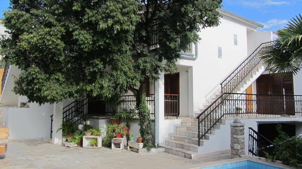 Dvor Maraca Bell Tower Apartments 迪斯诺 外观 照片