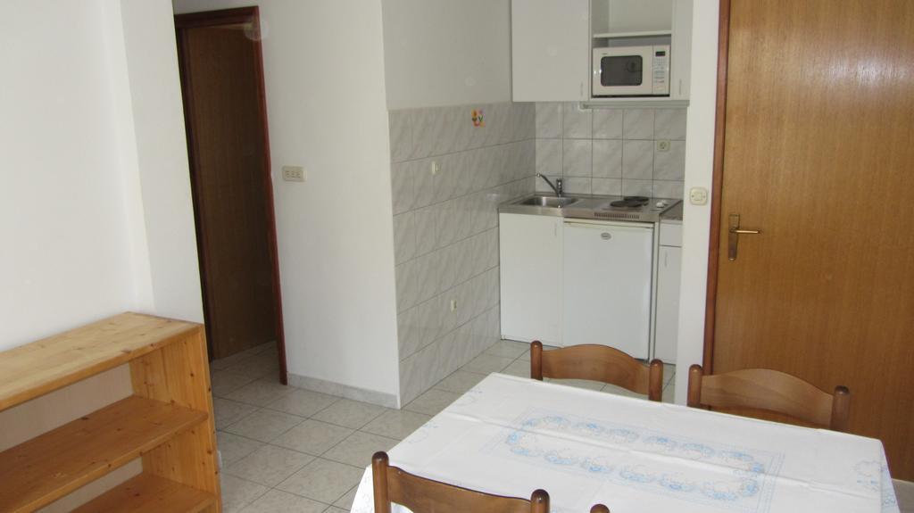 Dvor Maraca Bell Tower Apartments 迪斯诺 客房 照片