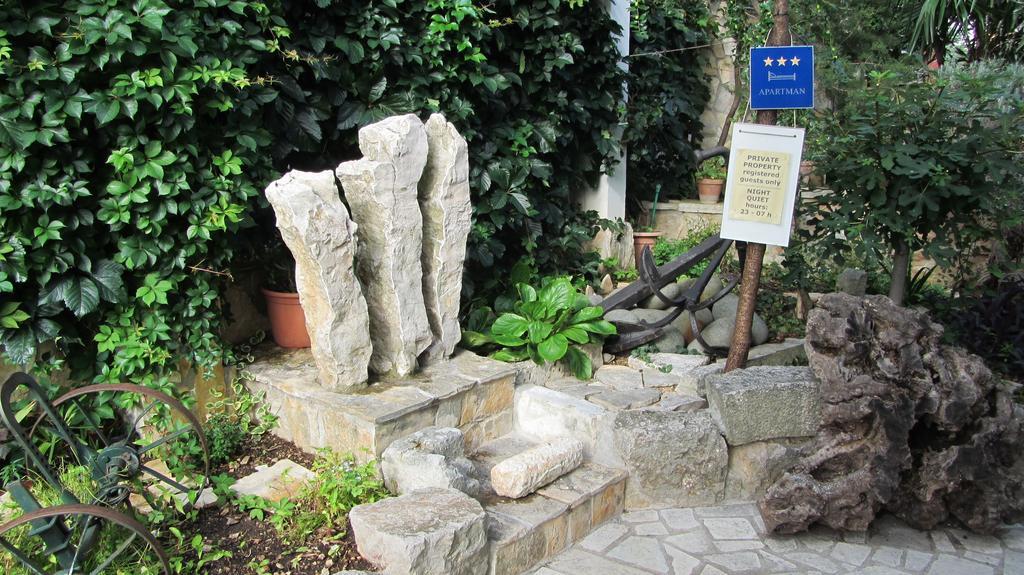 Dvor Maraca Bell Tower Apartments 迪斯诺 外观 照片