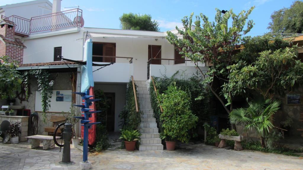 Dvor Maraca Bell Tower Apartments 迪斯诺 外观 照片