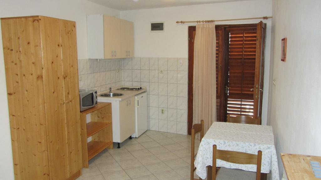Dvor Maraca Bell Tower Apartments 迪斯诺 客房 照片