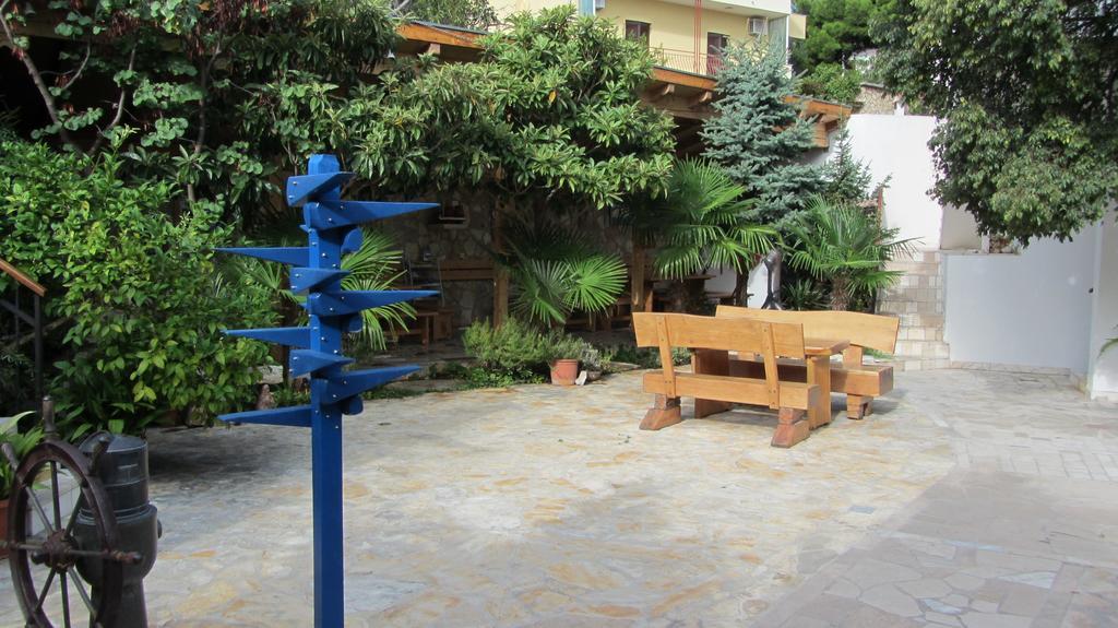 Dvor Maraca Bell Tower Apartments 迪斯诺 外观 照片
