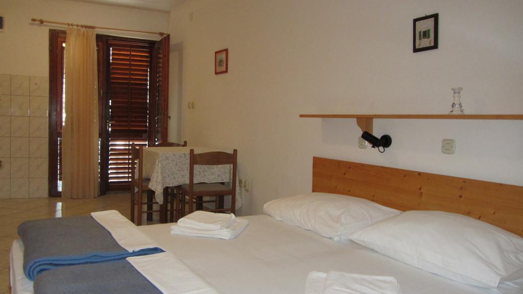 Dvor Maraca Bell Tower Apartments 迪斯诺 客房 照片