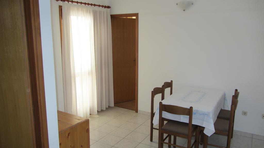 Dvor Maraca Bell Tower Apartments 迪斯诺 客房 照片