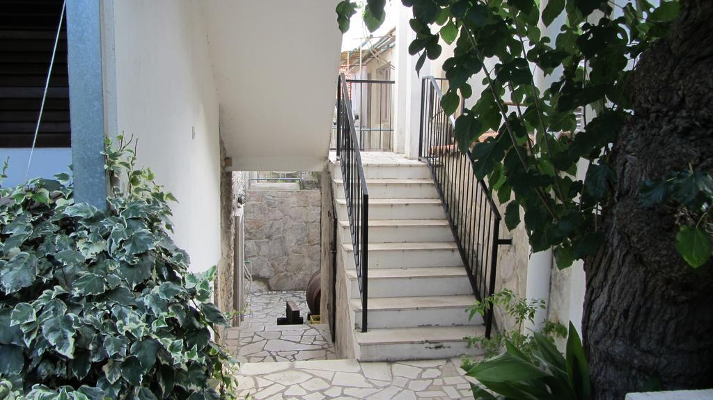 Dvor Maraca Bell Tower Apartments 迪斯诺 外观 照片