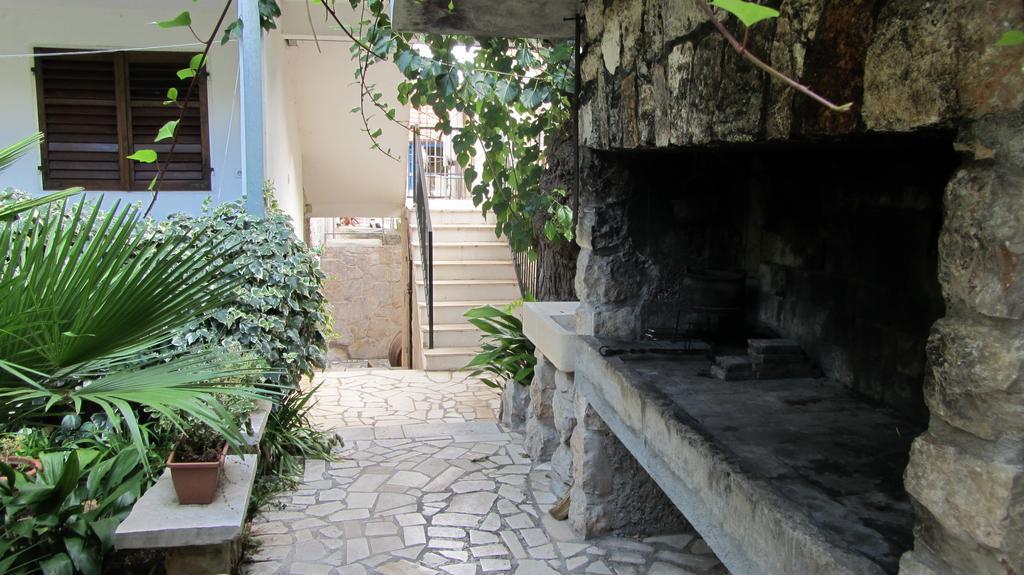 Dvor Maraca Bell Tower Apartments 迪斯诺 外观 照片