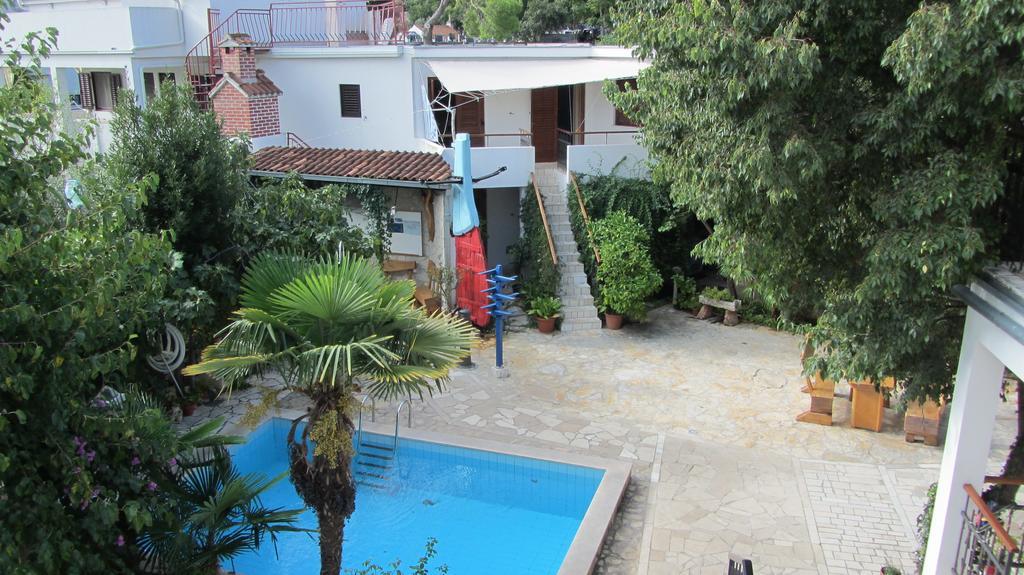 Dvor Maraca Bell Tower Apartments 迪斯诺 外观 照片
